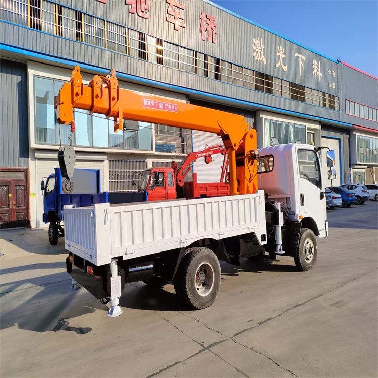 红古区三轮随车吊定制 农用改装机自备吊中瑞长期出售